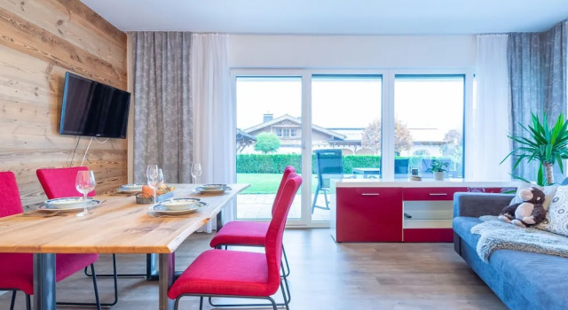 Spacious Apartment in Saalfelden With Terrace, Rezerwuj Apartament Hotele w Salzburg z parkingiem, Parking