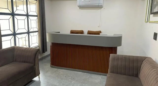The Royal Inn, Varaa Hotelli Faridabad Haryana
