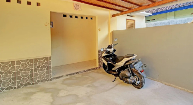 OYO Life  92953 Nirmala Kost