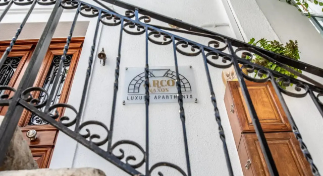 Arco Naxos Luxury Apartments