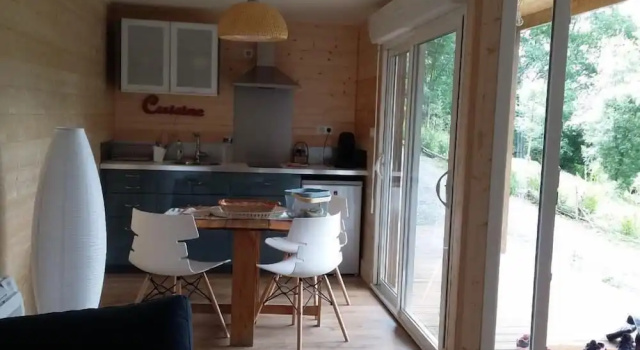 Roulotte Bien-Hêtre, Prenota Hotel Hotel a Fichous-Riumayou con parcheggio, Parcheggio