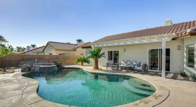 Коттедж 2 Mi to Coachella: Indio Oasis w/ Heated Pool