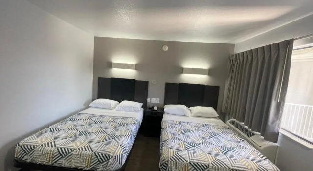 Четырёхместный номер Deluxe Motel 6 Denton, TX - UNT