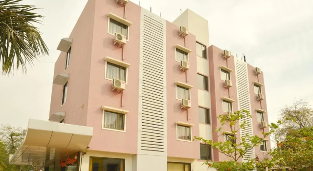 Hotel Sai Empire, Забронировать Отель Отели штата Махараштры 3 звезды, 3*