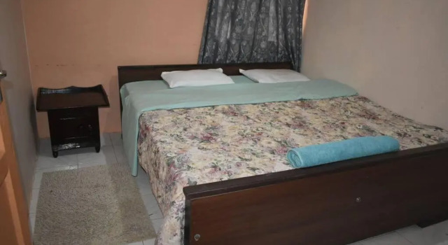 A peaceful and lovely 1 bedroom vacation Dina's little home