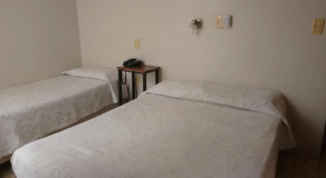 Hotel Necochea, Забронировать Отель Мендоса провинция Мендоса, рядом с Культурный центр Наве