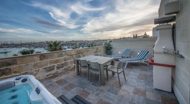 Апартаменты Quayside Apartments