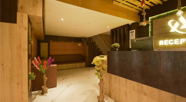 OYO 84459 Hotel Alfa Inn, Rezerwuj Hotel Hotele w Andhra Pradesh z parkingiem, Parking