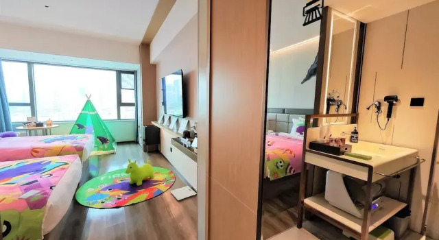 Двухместный семейный номер Standard с видом на город Shanghai Elong Hotel