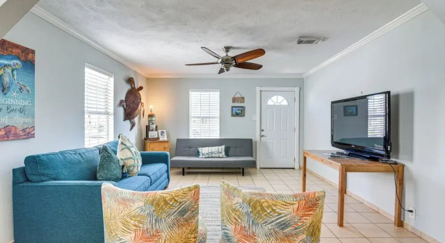 Коттедж Convenient Galveston Home < 1 Mi to Beach!