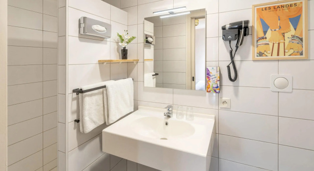 Трёхместный номер Standard Sure Hotel by Best Western Mont-de-Marsan