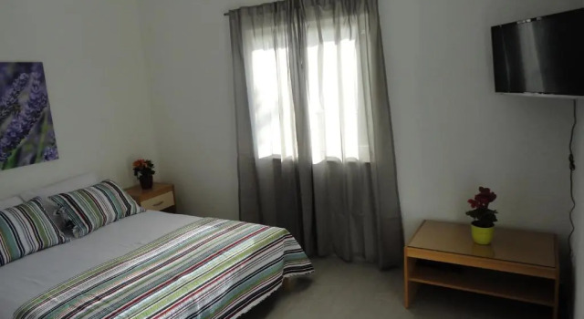 Paradise Apartments, Varaa Huoneisto Hotellit Split-Dalmatia pysäköinnillä, Pysäköinti