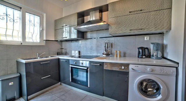 Апартаменты Beautiful Apartment in Glyfada Center