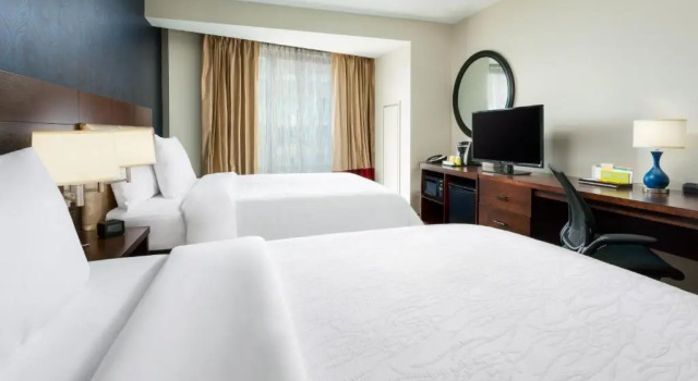Четырёхместный номер Делюкс Hearing Accessible Hilton Garden Inn Washington DC/Georgetown Area