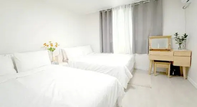 Люкс Hongik University Station 8min/Bedroom 3/Bed 4/Parking Available [Vanilla House]