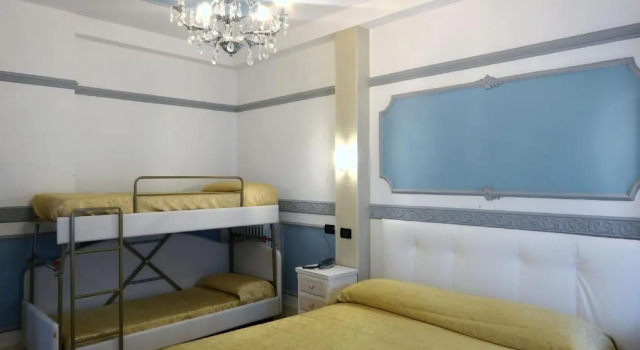 Четырёхместный номер Standard Hotel Commercio