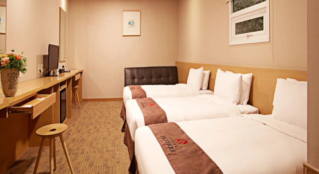 Трёхместный номер Standard Hotel Skypark Myeongdong Iii