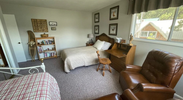 Lakefront Deep Water - Water And Wilderness Views From Every Room! 4 Bedroom Home