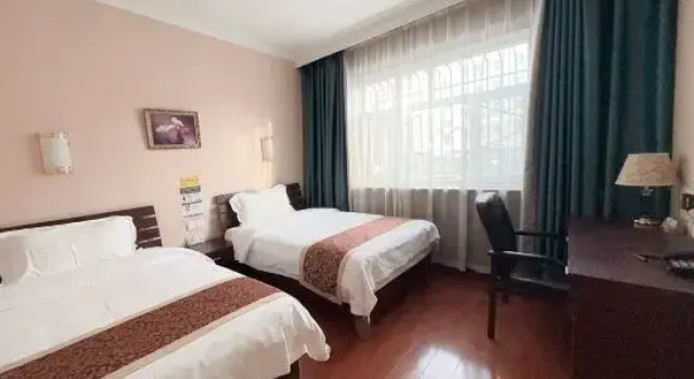 Люкс Business Urumqi Sanye Express Hotel (Autonomous Region Museum)