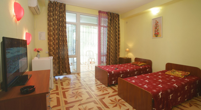 Parus, Book Hotel Saky 