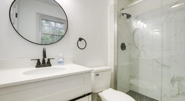 Коттедж с 4 комнатами Charming Cary Home ~ 10 Mi to Downtown Raleigh!