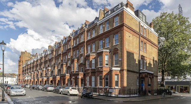 Charm 2BR South Kensington Flat Near Gloucester Rd, Забронировать Отель Кенсингтон и Челси Лондон, рядом с Wildlife Garden