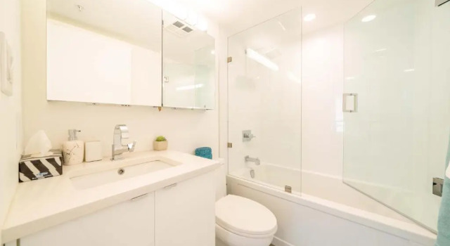 Апартаменты Sunset Beach Walk 2BD+2BA+1PRK Yaletown