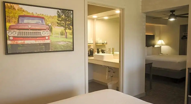 Трёхместный номер Standard Americana Modern Hotel