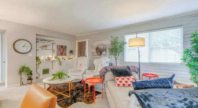Апартаменты Walk to Conveniences: Tempe Condo w/ Pool!