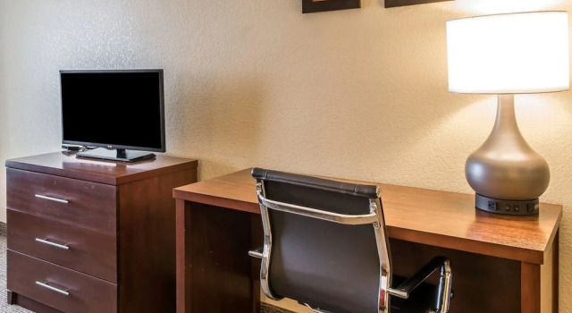 Люкс Comfort Inn Bethany