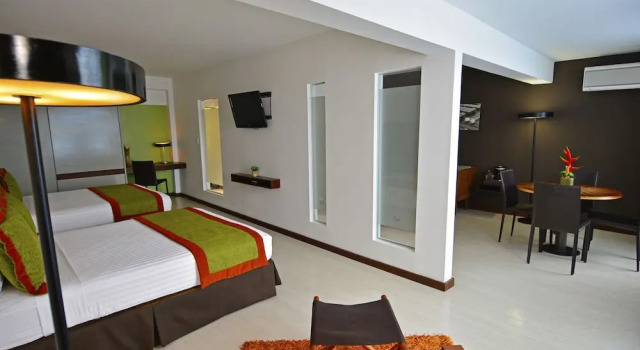 Четырёхместный полулюкс Auténtico Hotel