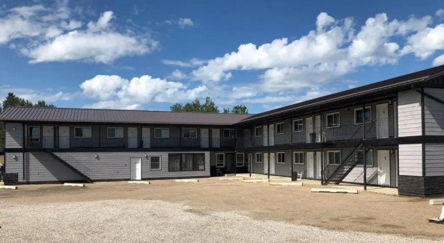 Onoway Inn And Suites, Prenota Hotel Hotel a Alberta con parcheggio, Parcheggio