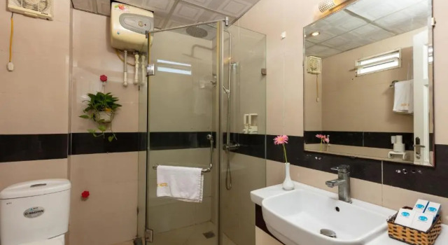 Трёхместный номер с видом на город Hanoi Amore Hotel & Travel
