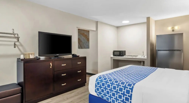Номер Standard Suburban Studios Orange Park - Jacksonville near Naval Air Station