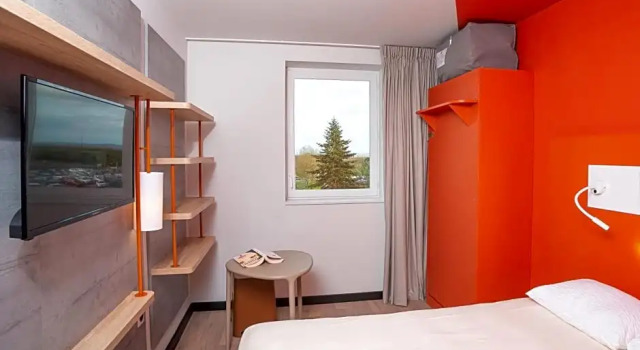 Номер Standard Ibis Styles Cognac