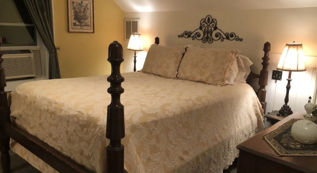 Двухместный номер Deluxe с видом на внутренний двор Alpine Haus Bed & Breakfast Inn