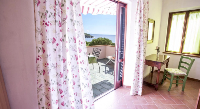Apartment Studio Number 7 on the seafront of Morcone-MORCONE MONO N° 7