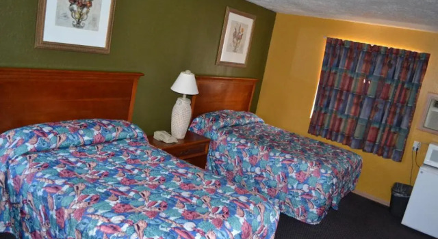 Четырёхместный номер Standard Atlantic Economy Inn