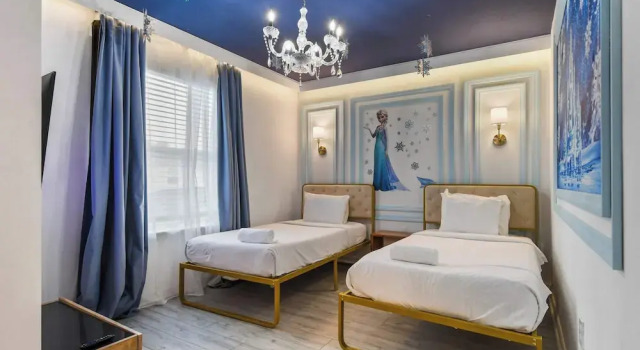 Avengers Game Room 10br Villa W/private Pool Spa