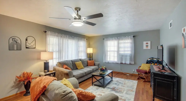Коттедж Missouri Escape w/ Furnished Patio, Near Downtown!