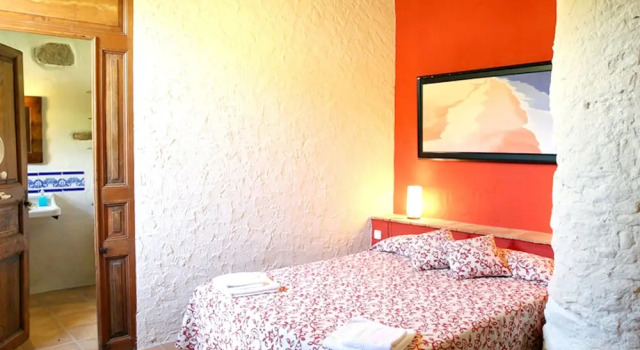 House With 3 Bedrooms in Llampaies, With Pool Access, Enclosed Garden and Wifi Near the Beach, Varaa Hotelli Saus Alt Empordà