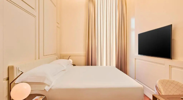 Двухместный номер Superior De Bonart Naples, Curio Collection By Hilton