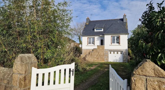 Коттедж Holiday Home in Port-blanc Near Les Dunes Beach