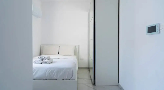 Rosemont Studio With Balcony in Larnaca, Book Hotel Larnaka Larnaca Region
