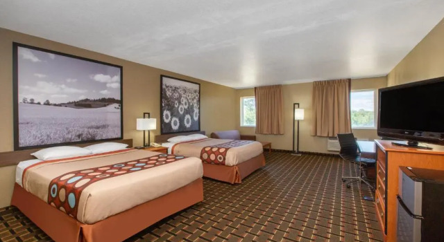 Четырёхместный люкс Super 8 by Wyndham Ottawa