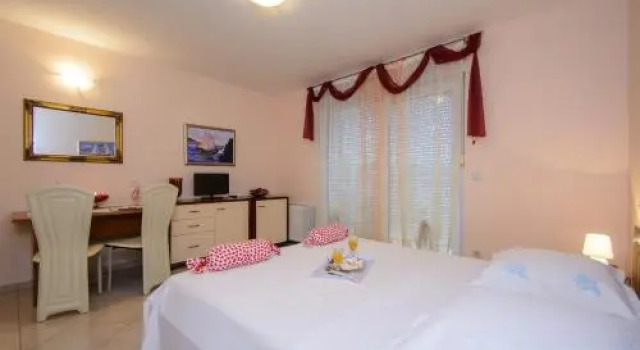 Apartments Jozic, Забронировать Апартаменты/квартира Трогир Ciovo Island