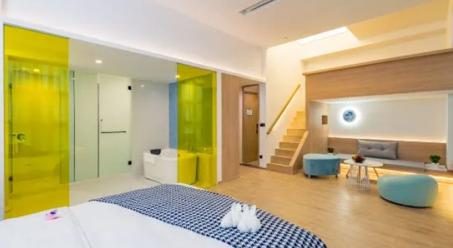 Люкс Rezen Sunbow Hotel
