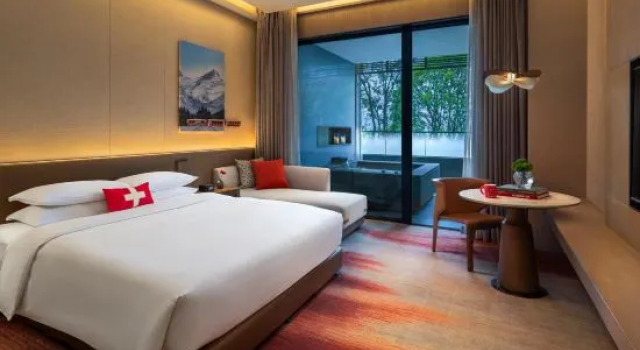 Семейный люкс Swisstouches Spa Resort, Taibai Mountain