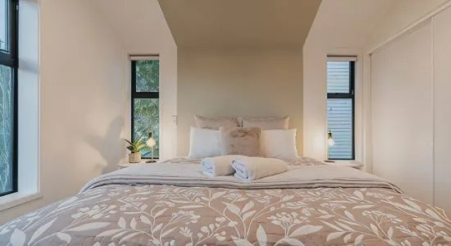 Misty Meadows Manor - Your Urban Oasis