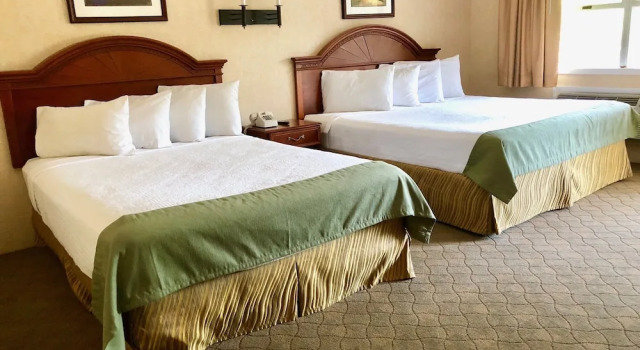 Двухместный номер Deluxe с видом на бассейн Lyn Aire Motel - Lake George